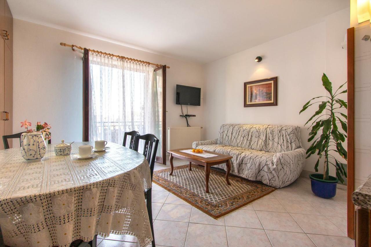 Irena'S Place A1 로비니 외부 사진