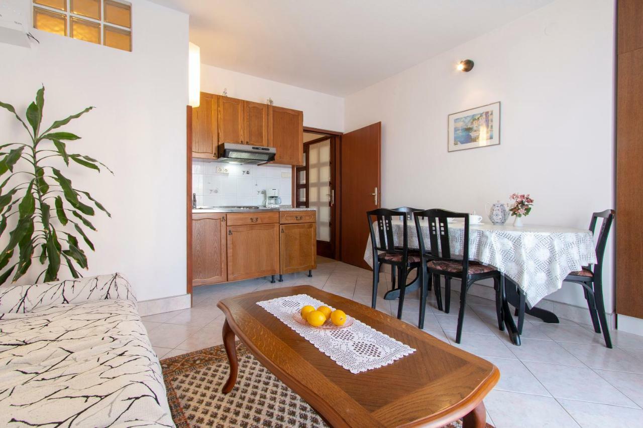 Irena'S Place A1 로비니 외부 사진