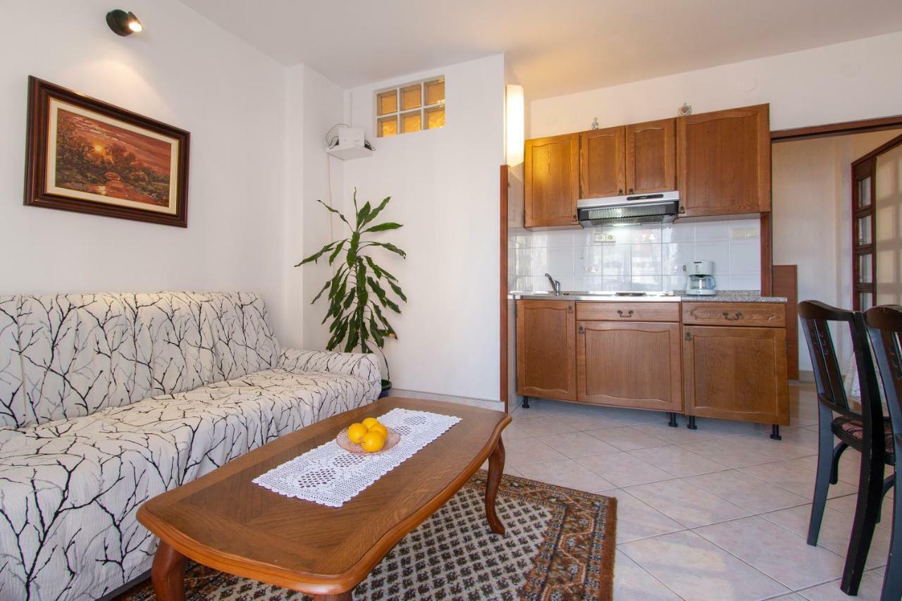 Irena'S Place A1 로비니 외부 사진